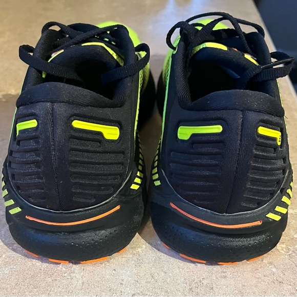 Brooks Adrenaline GTS 22 - Picture 4 of 9